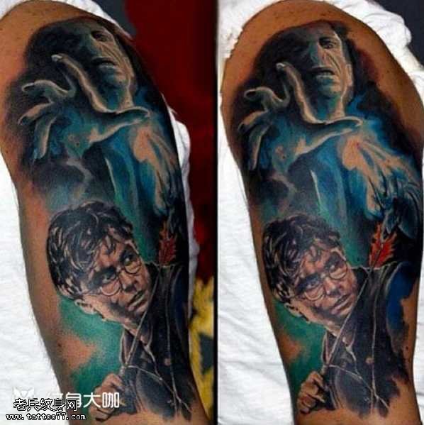 腿部哈利纹身图案