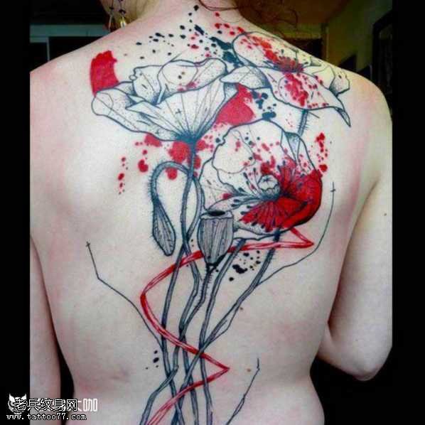 背部花朵纹身图案