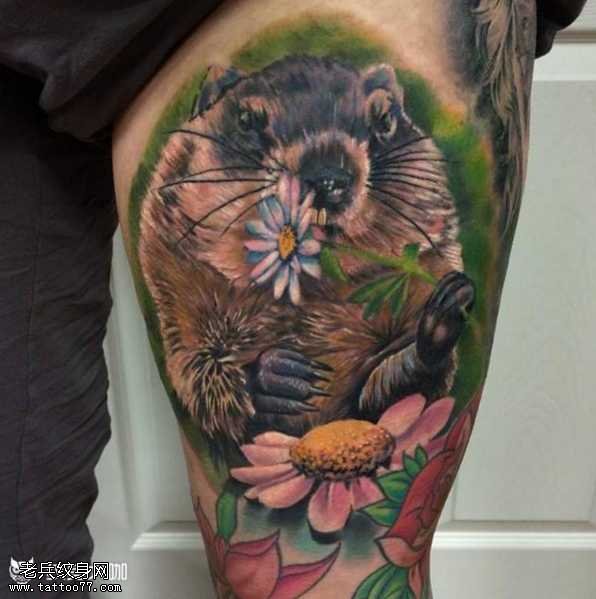 腿部黄鼠纹身图案