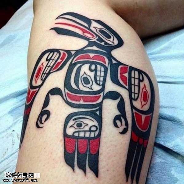腿部小乌鸦图腾纹身图案