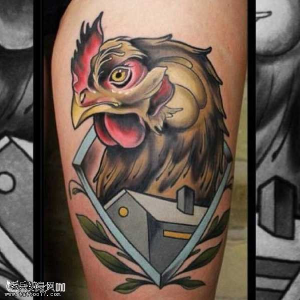 腿部公鸡纹身图案