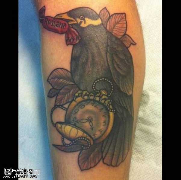 乌鸦闹钟纹身图案