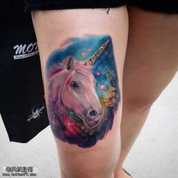 腿部独角兽纹身图案