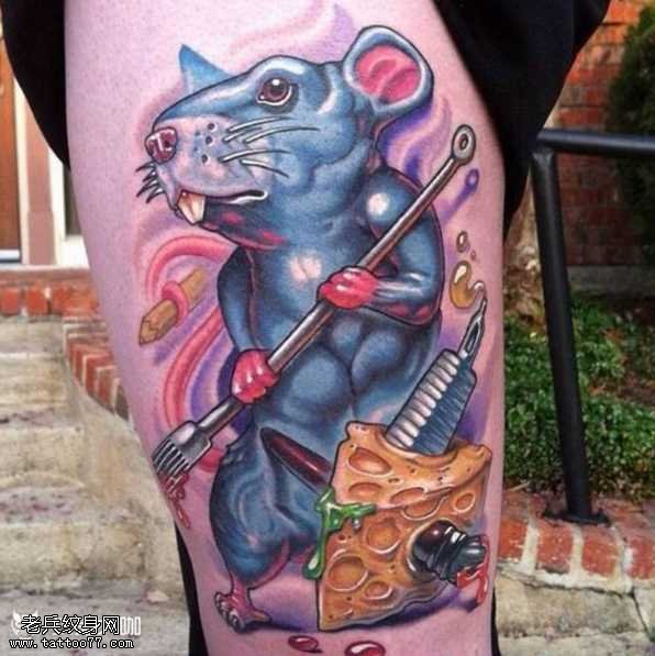 腿部老鼠纹身图案