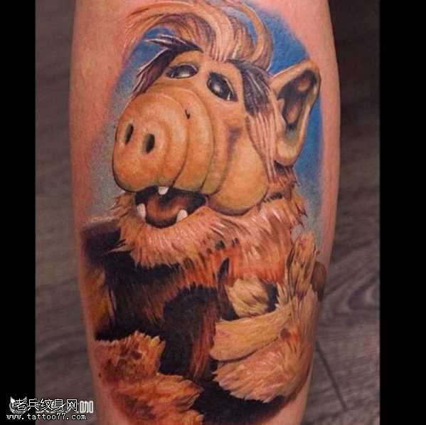 腿部猪人纹身图案
