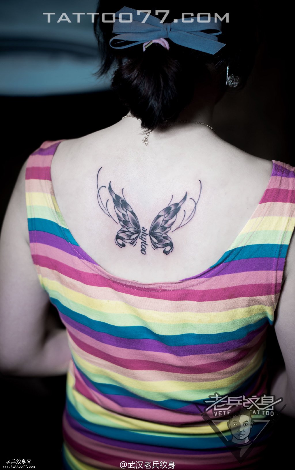 美女后背蝴蝶纹身图案作品