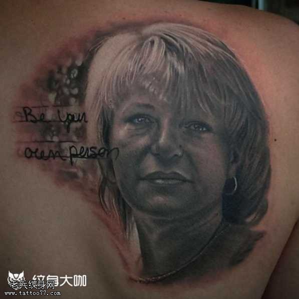 背部女人物纹身图案
