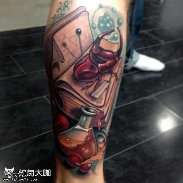 腿部龙虾书纹身图案