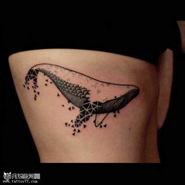 腿部鲸鱼纹身图案