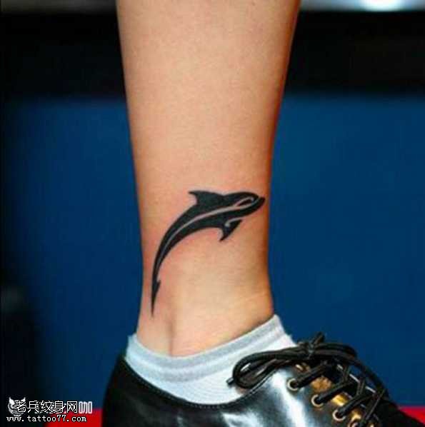 腿部海豚图腾纹身图案