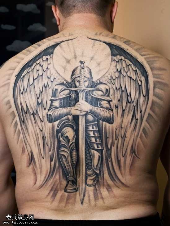 背部天使纹身图案