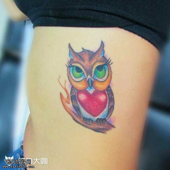 腰部猫头鹰纹身图案