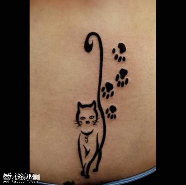 腰部猫咪纹身图案