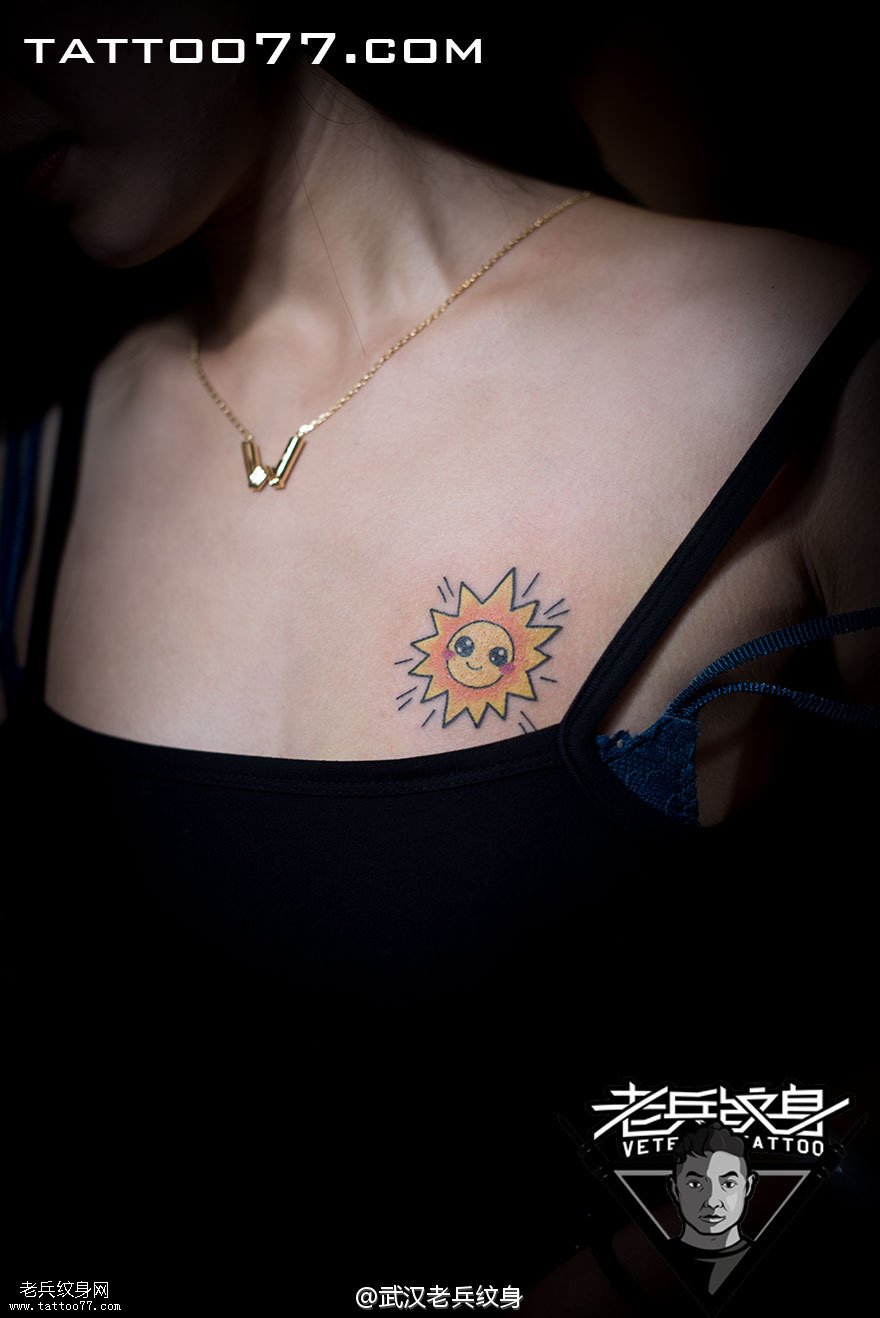 胸口卡通太阳纹身图案作品