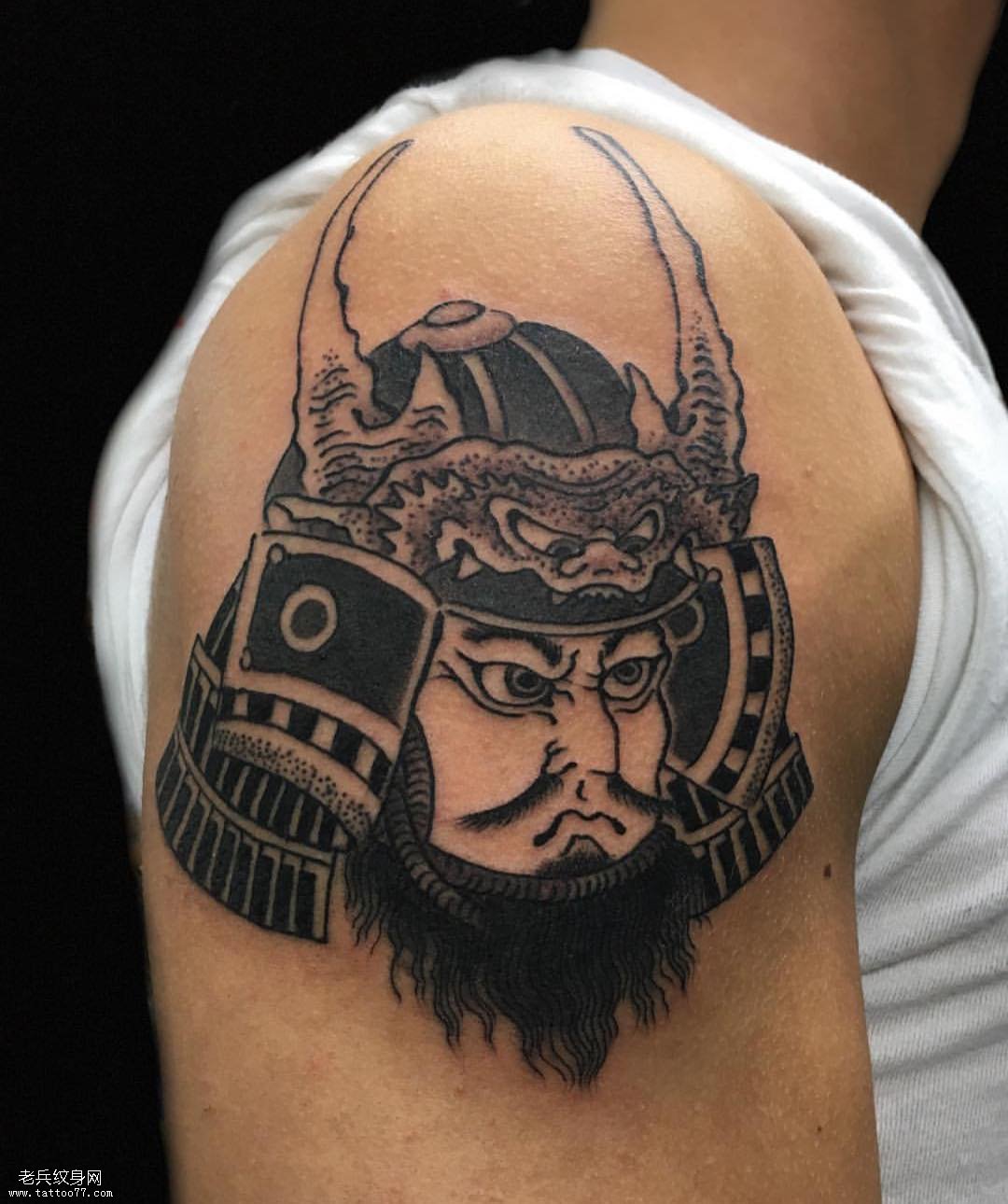 大臂武士纹身图案