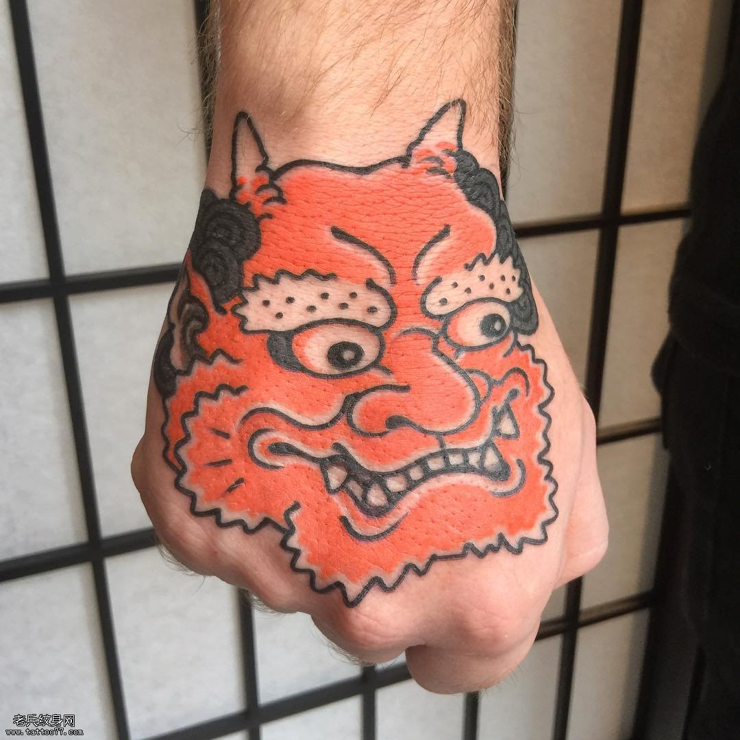 手背般若纹身图案