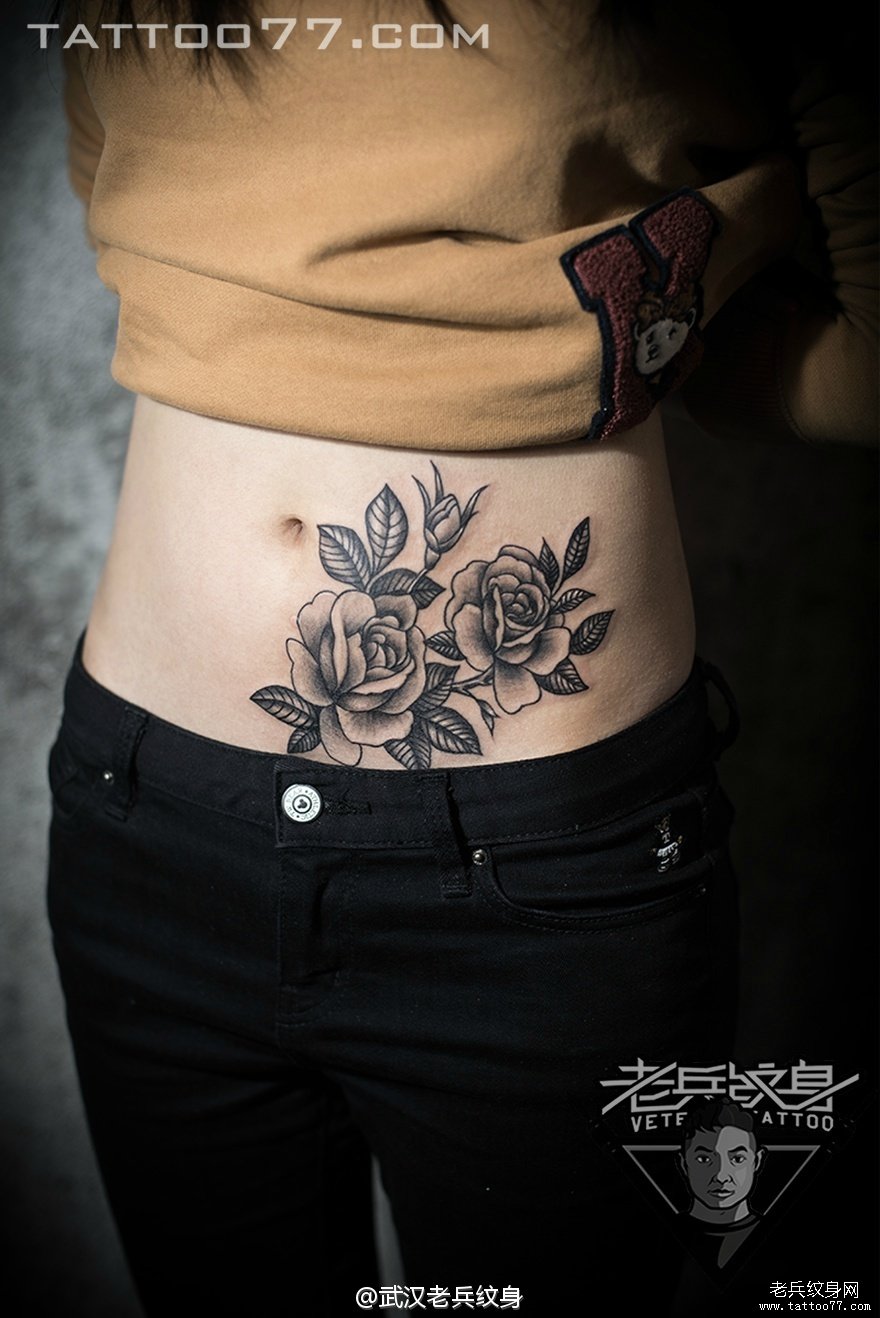 腹部玫瑰花纹身图案作品