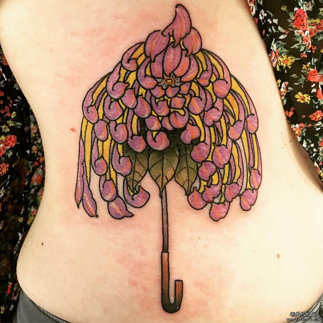侧腰传统菊花纹身图案