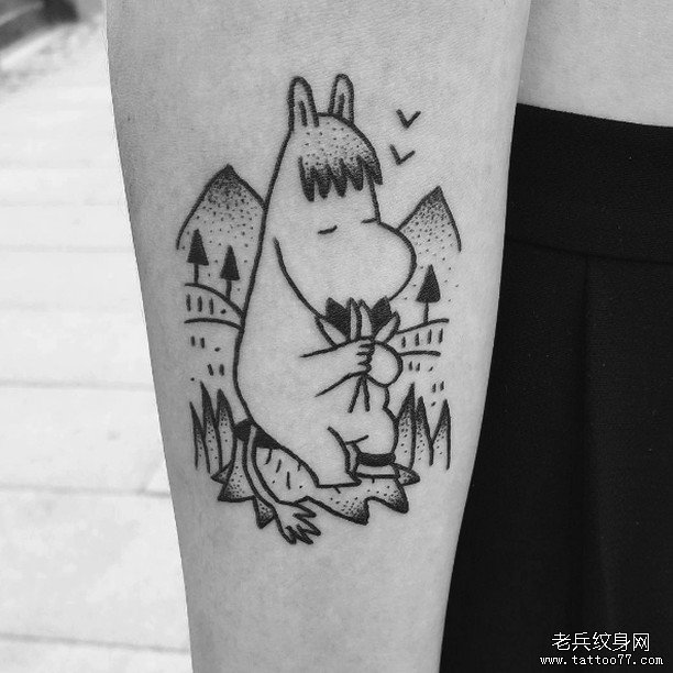 小臂小清新河马翅膀纹身图案