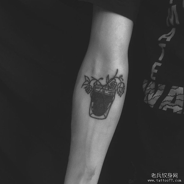小臂果汁纹身图案