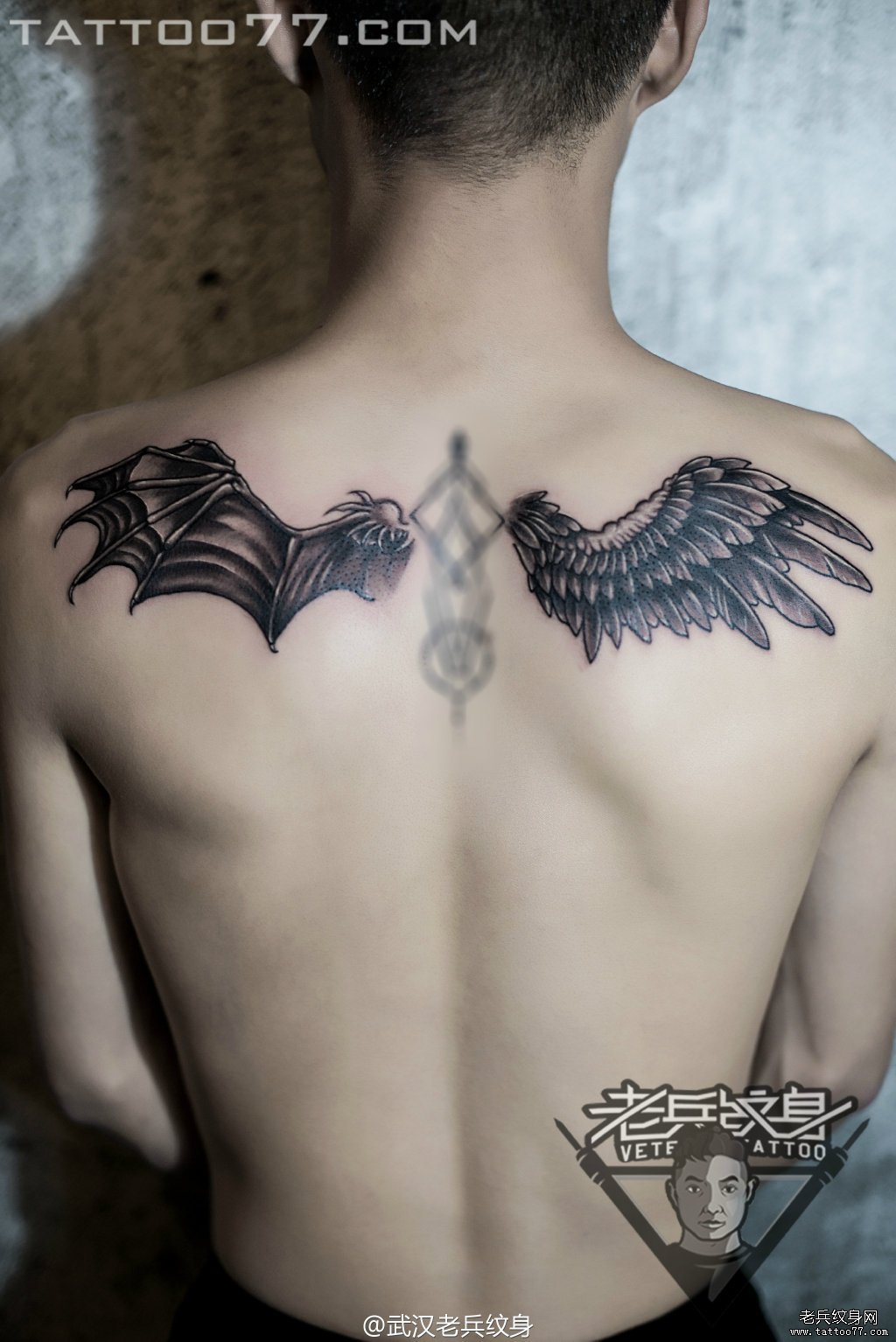 后背部天使恶魔翅膀纹身作品