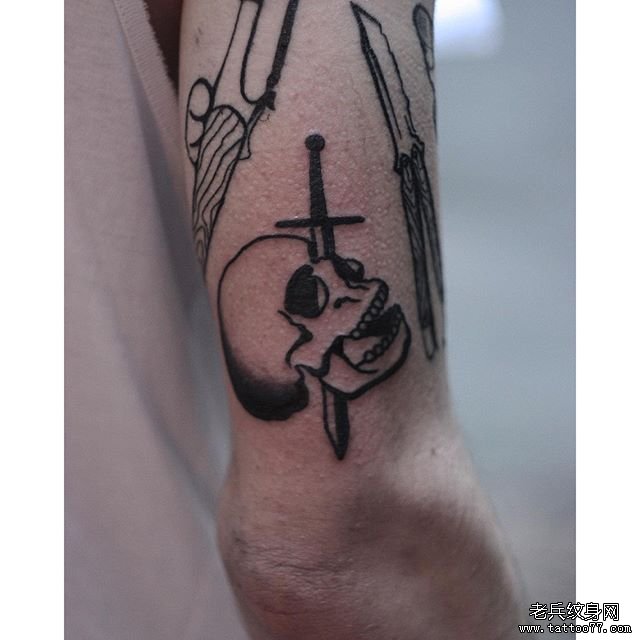 骷髅匕首小图案纹身tattoo