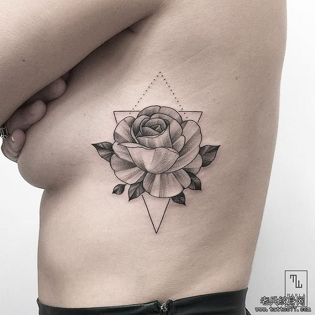 侧腰玫瑰纹身tattoo图案