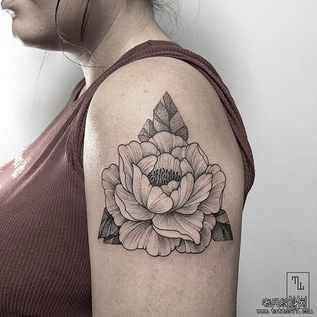 大臂玫瑰纹身tattoo图案