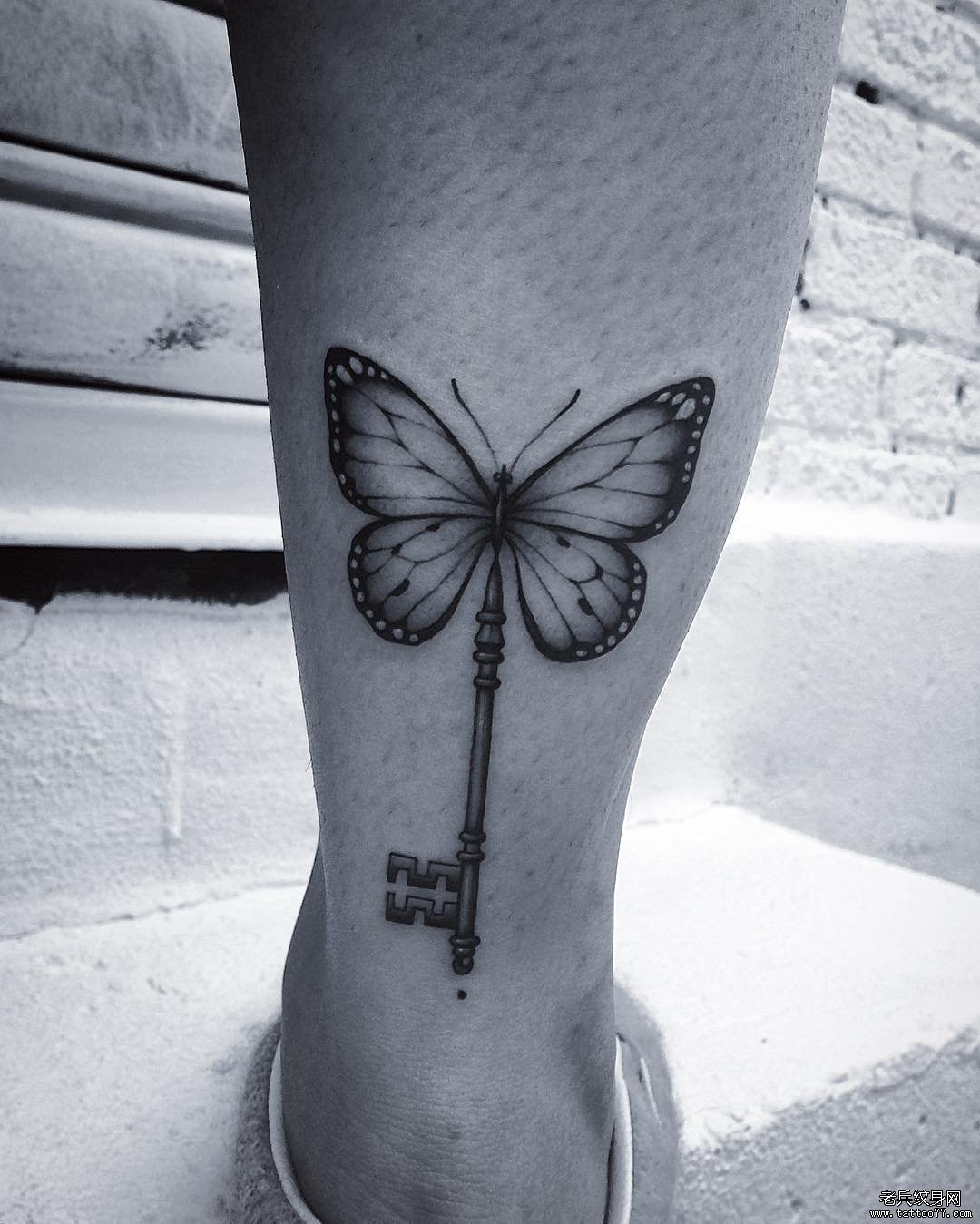 小腿蝴蝶tattoo纹身图案
