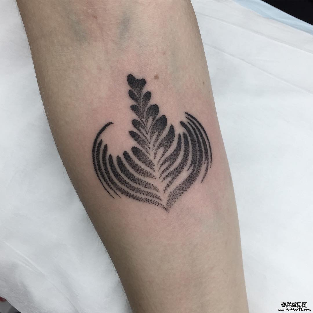 小臂点刺花小清新纹身图案