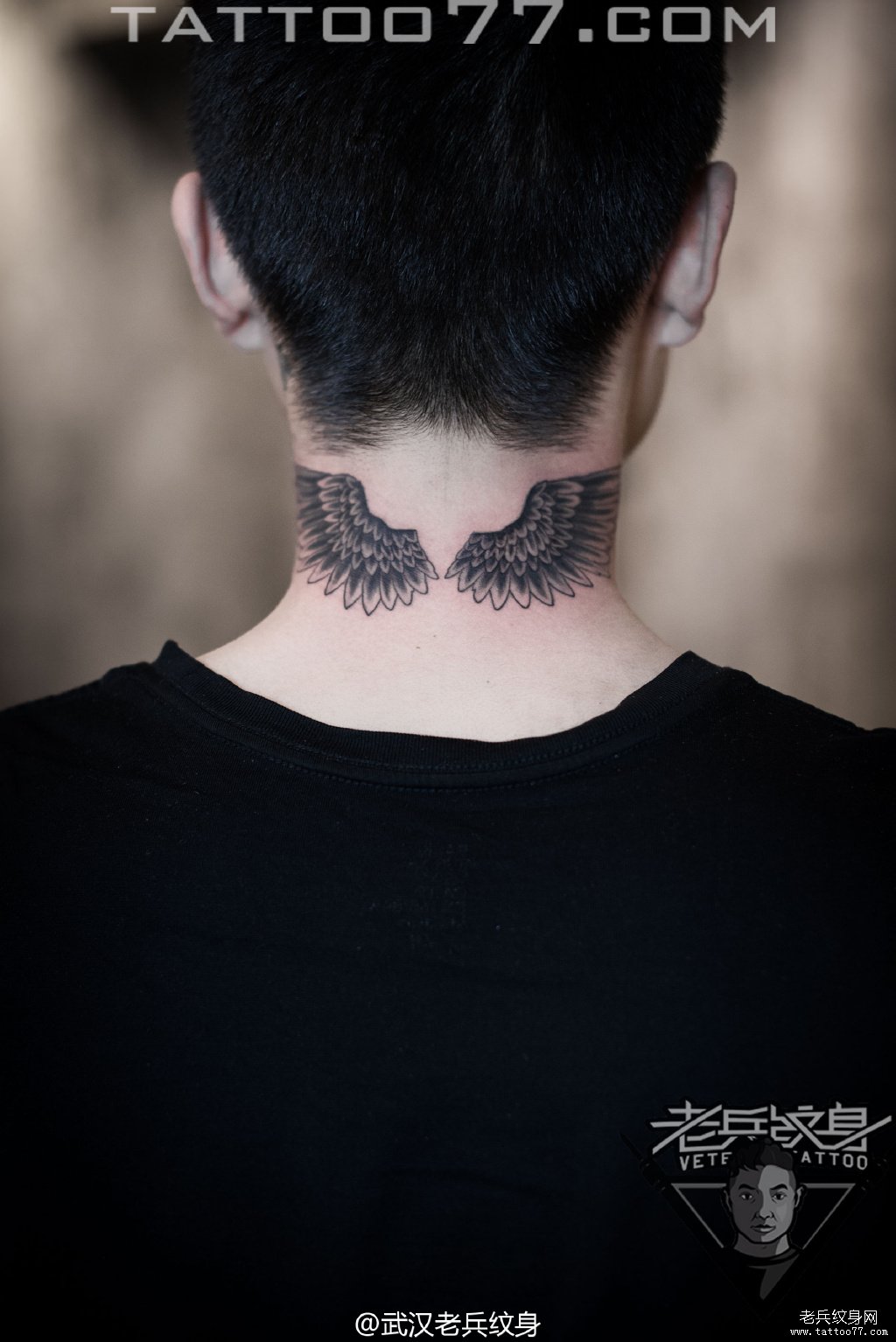 颈部翅膀纹身图案作品