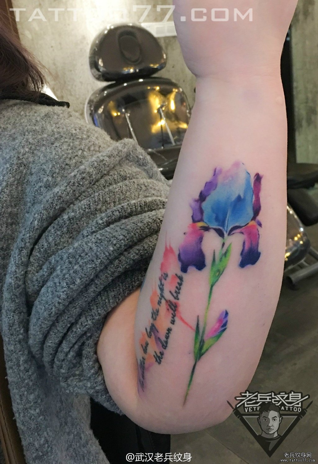 手部水彩花纹身图案作品