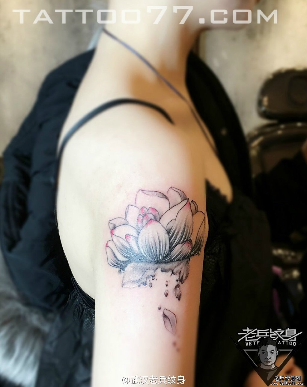 手臂莲花纹身图案作品