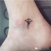 关于幸福或伤痛，只能深埋心底