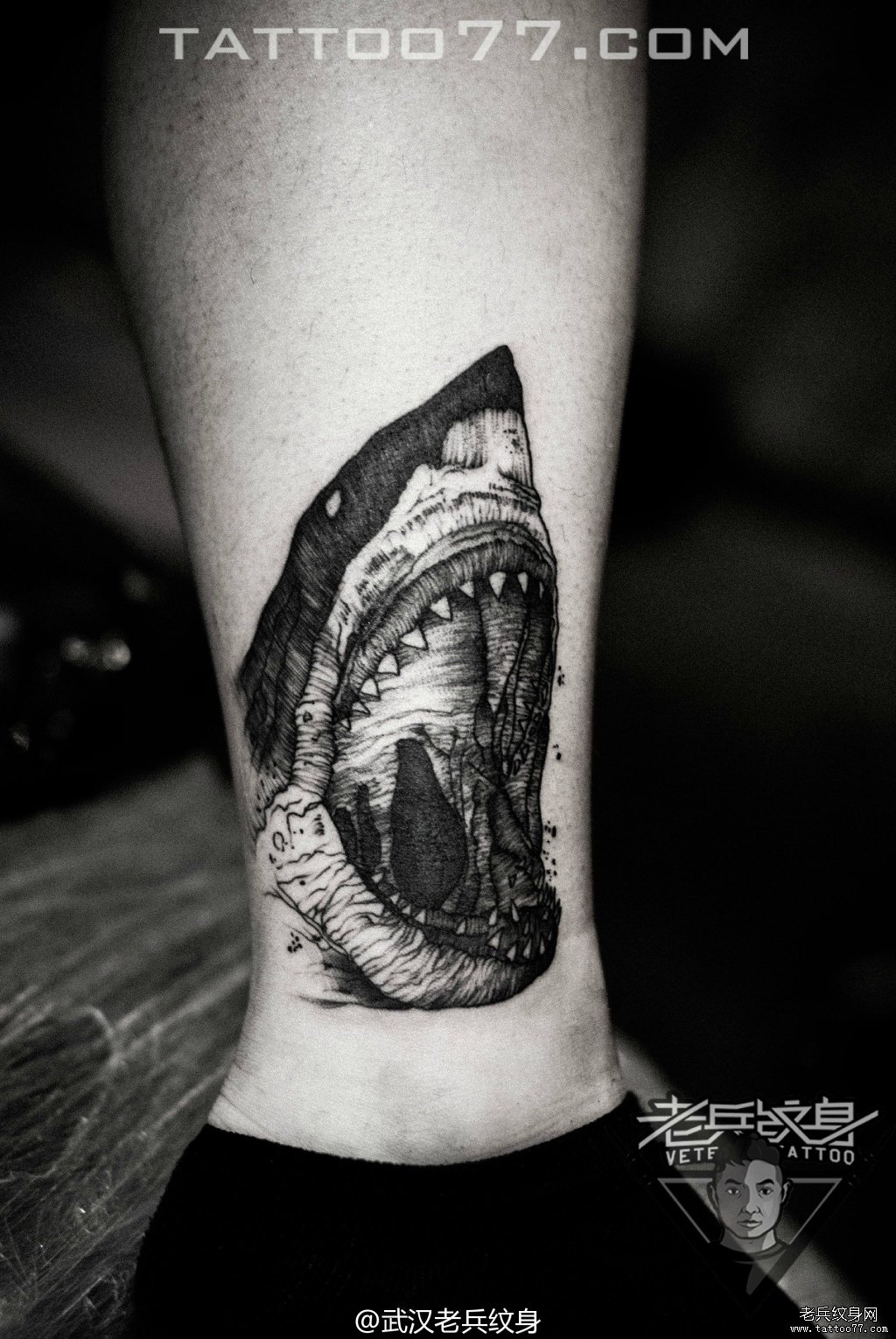 腿部鲨鱼纹身图案作品