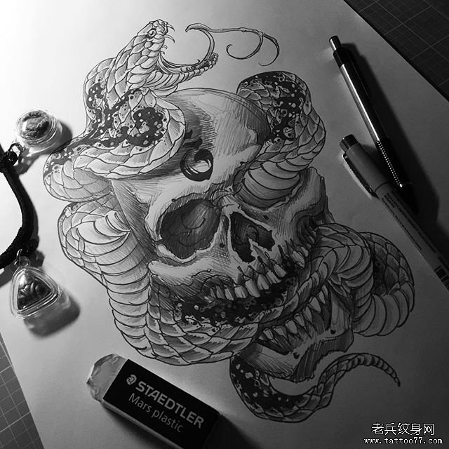 蛇骷髅黑灰纹身图案手稿