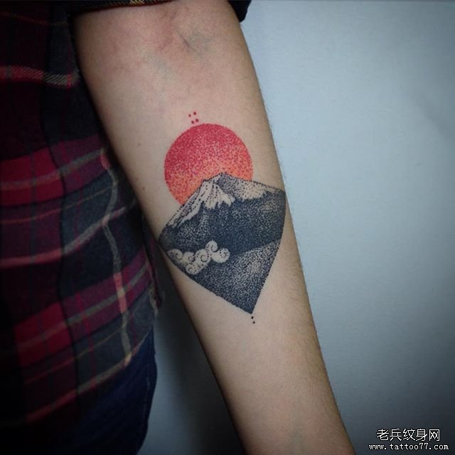 小臂点刺富士山tattoo纹身图案