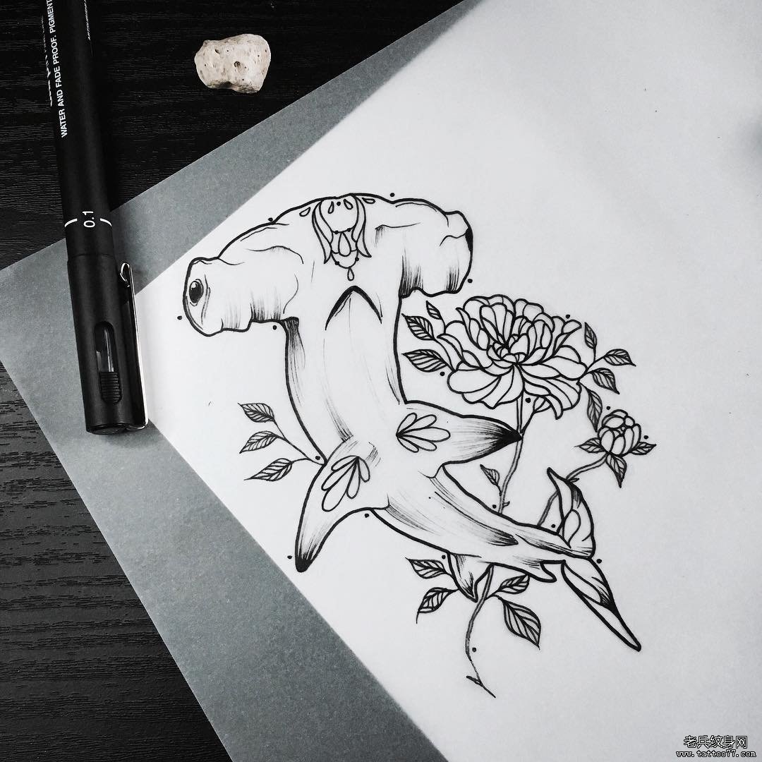 欧美鲸鱼花卉纹身图案手稿