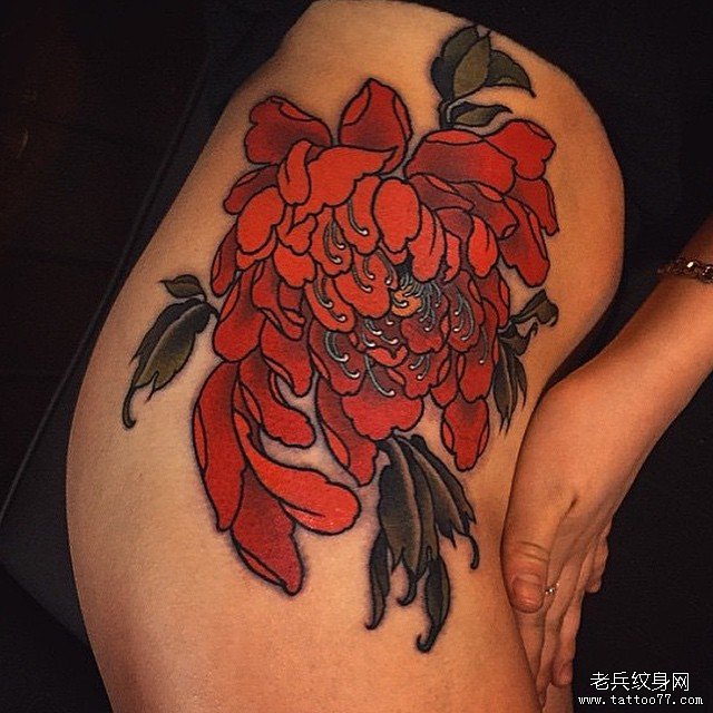 侧腰传统菊花纹身图案