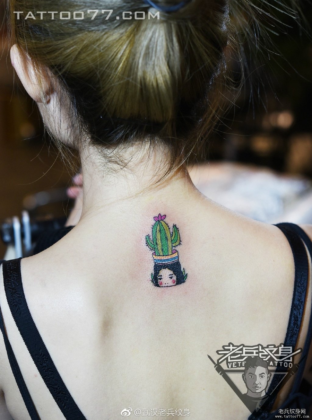 后颈部可爱仙人掌纹身图案作品
