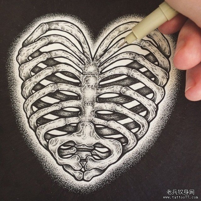 欧美心脏骷髅纹身图案手稿