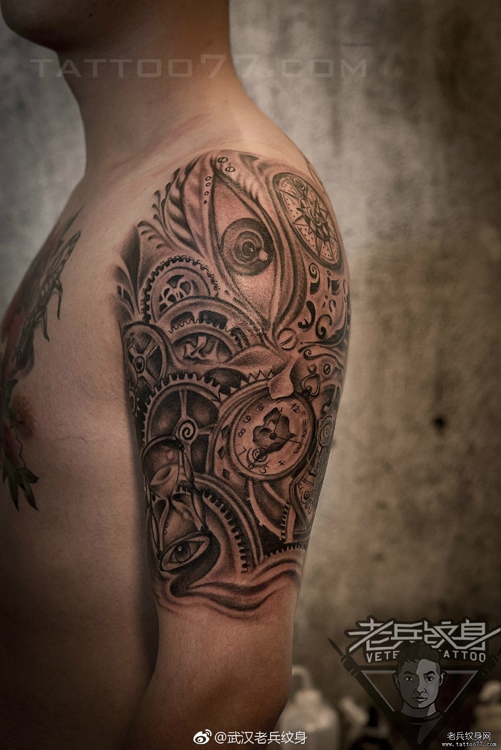 武汉女纹身师打造的大臂膀欧美机械纹身图案作品
