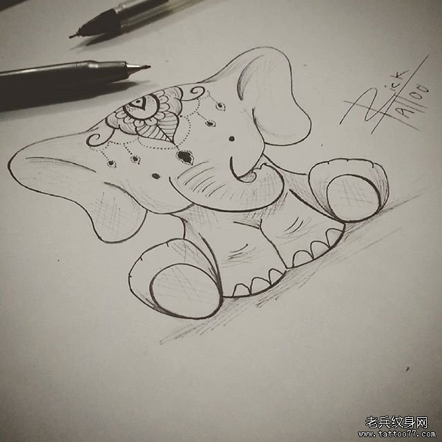 小清新大象纹身图案手稿