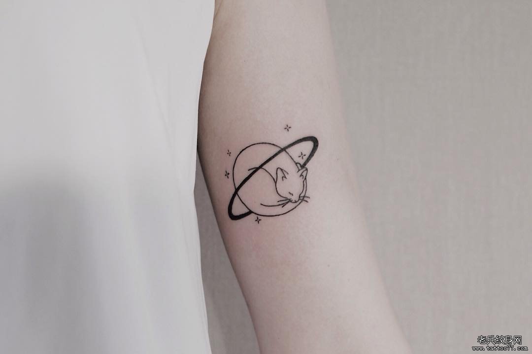 小清新猫星球纹身图案