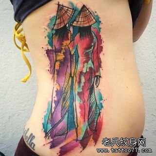 侧腰人物泼墨欧美纹身图案