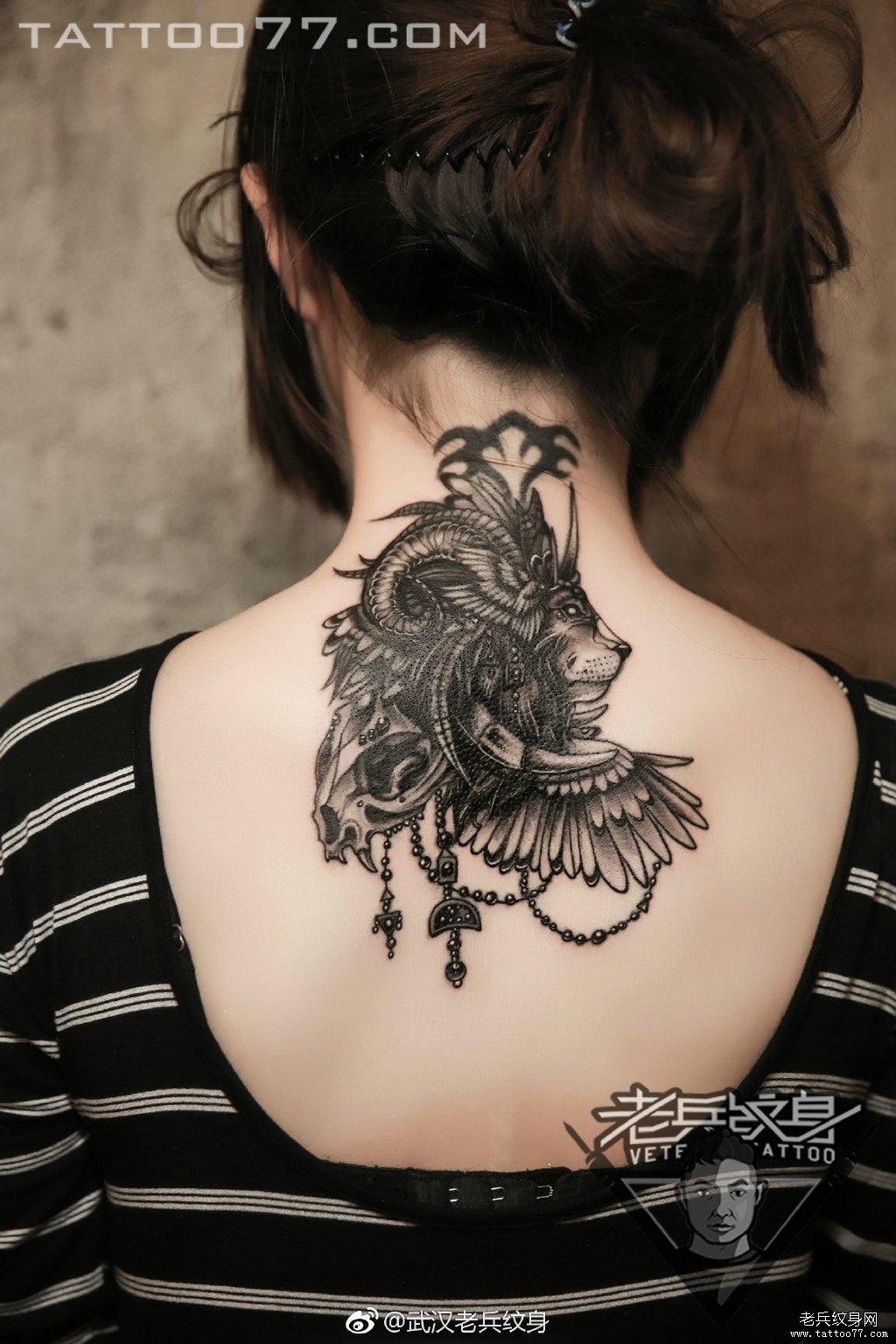 武汉纹身师打造的颈部狮子纹身图案作品