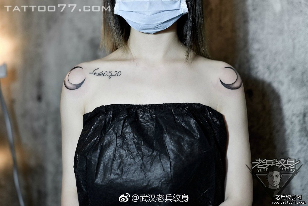 美女肩膀月亮纹身图案作品