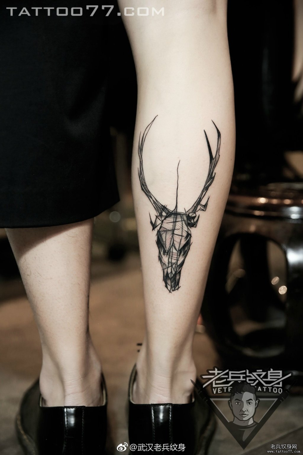小腿线条鹿头纹身图案作品