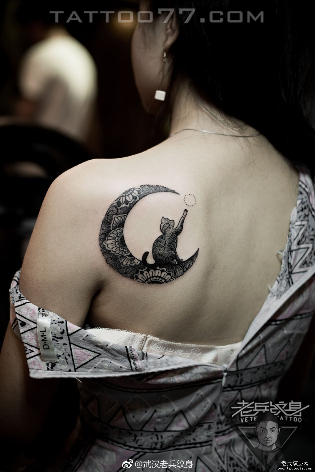 肩胛点刺月亮猫咪纹身图案作品