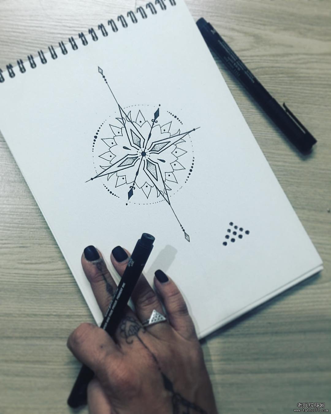 欧美几何点刺线条纹身图案手稿